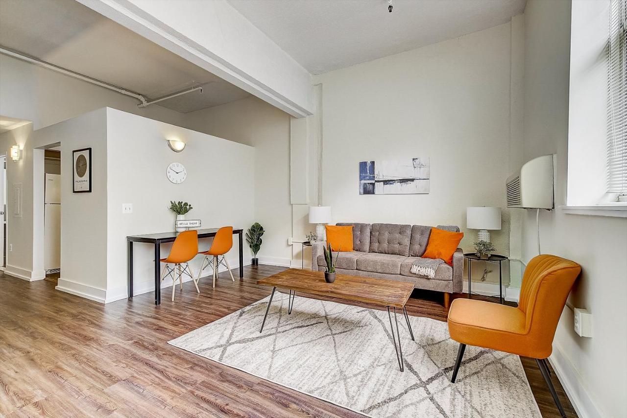 Апартаменты Frontdesk I The Cosmopolitan Apts Филадельфия Номер фото